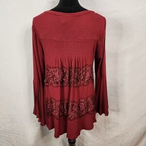OLIVIA & GRACE Size Med Maroon Pleated Lace Split Bell Sleeve Boho Chic Blouse